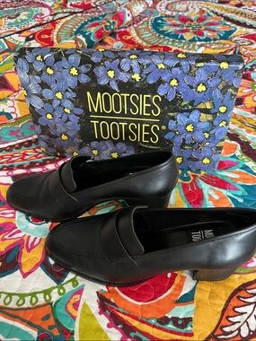 Mootsies Tootsies Black Leather Penny Loafers with Low Block Heel